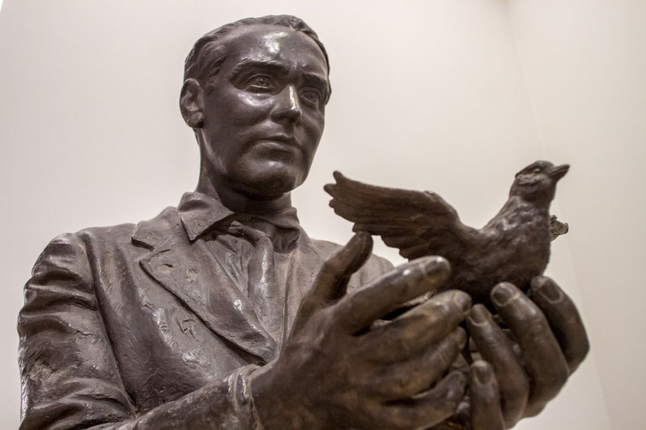 Detalle del monumento a Federico García Lorca.