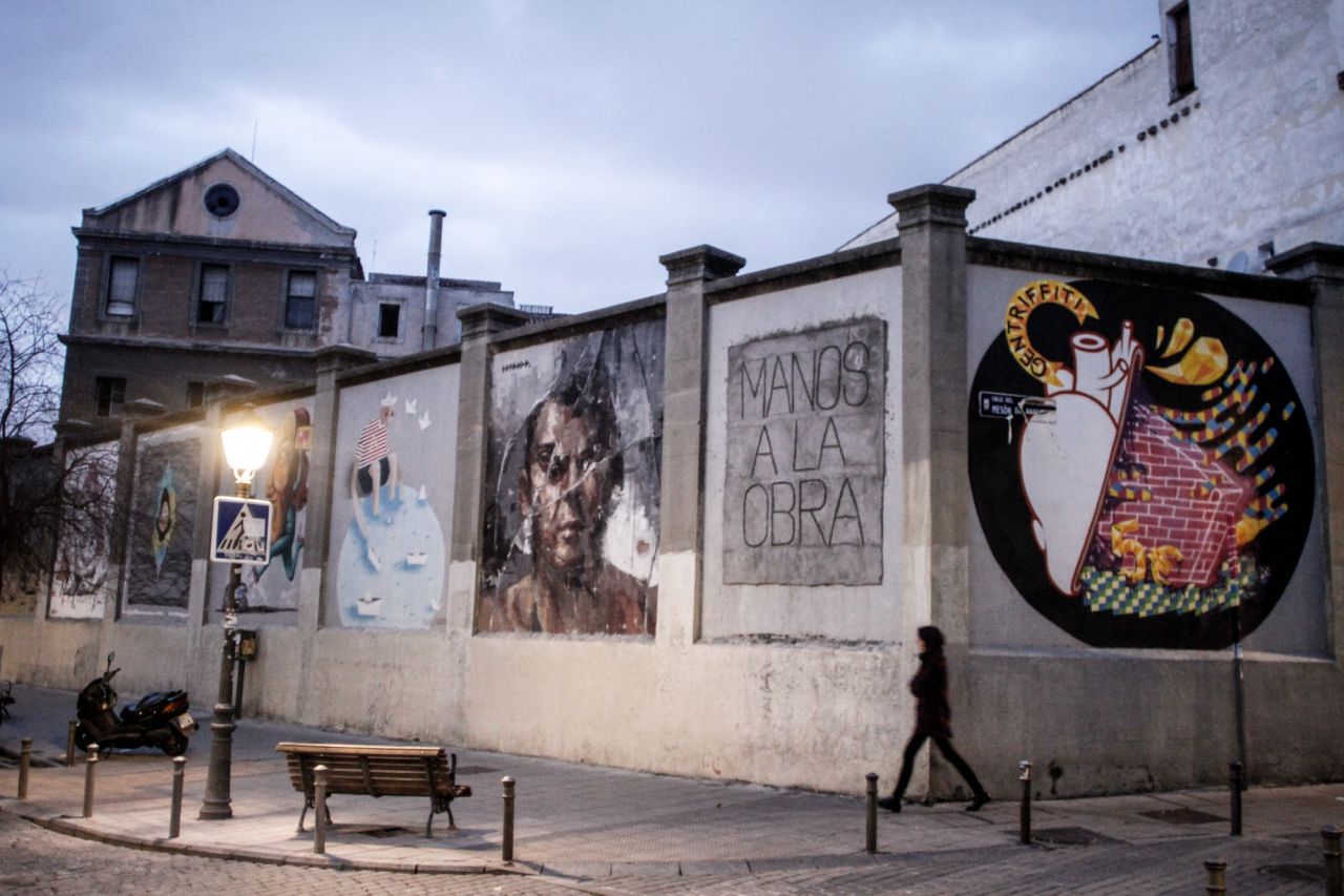 Muros de Tabacalera en la calle Miguel Servet
