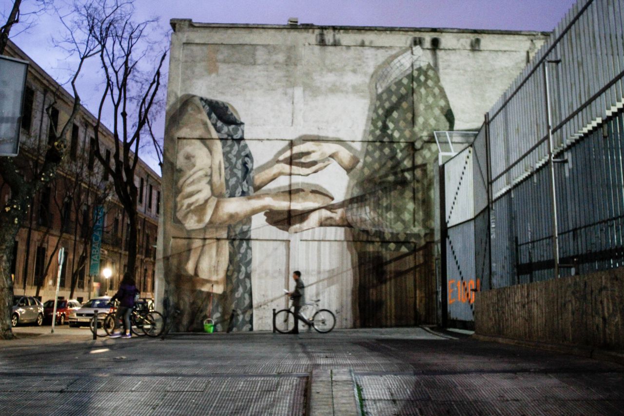 Mural de Hyuro en la calle Embajadores