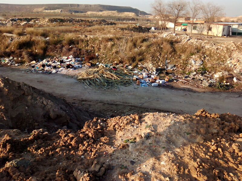 Nuevos vertidos incontrolados en vertederos ilegales de la Cañada Real