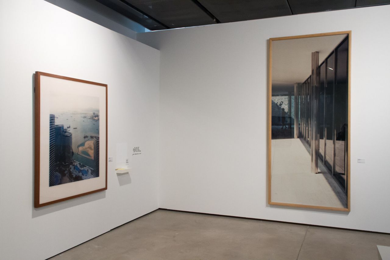 'Hong Kong Port 'de Andreas Gursky y Barcelona pavillion I de Günther Forg