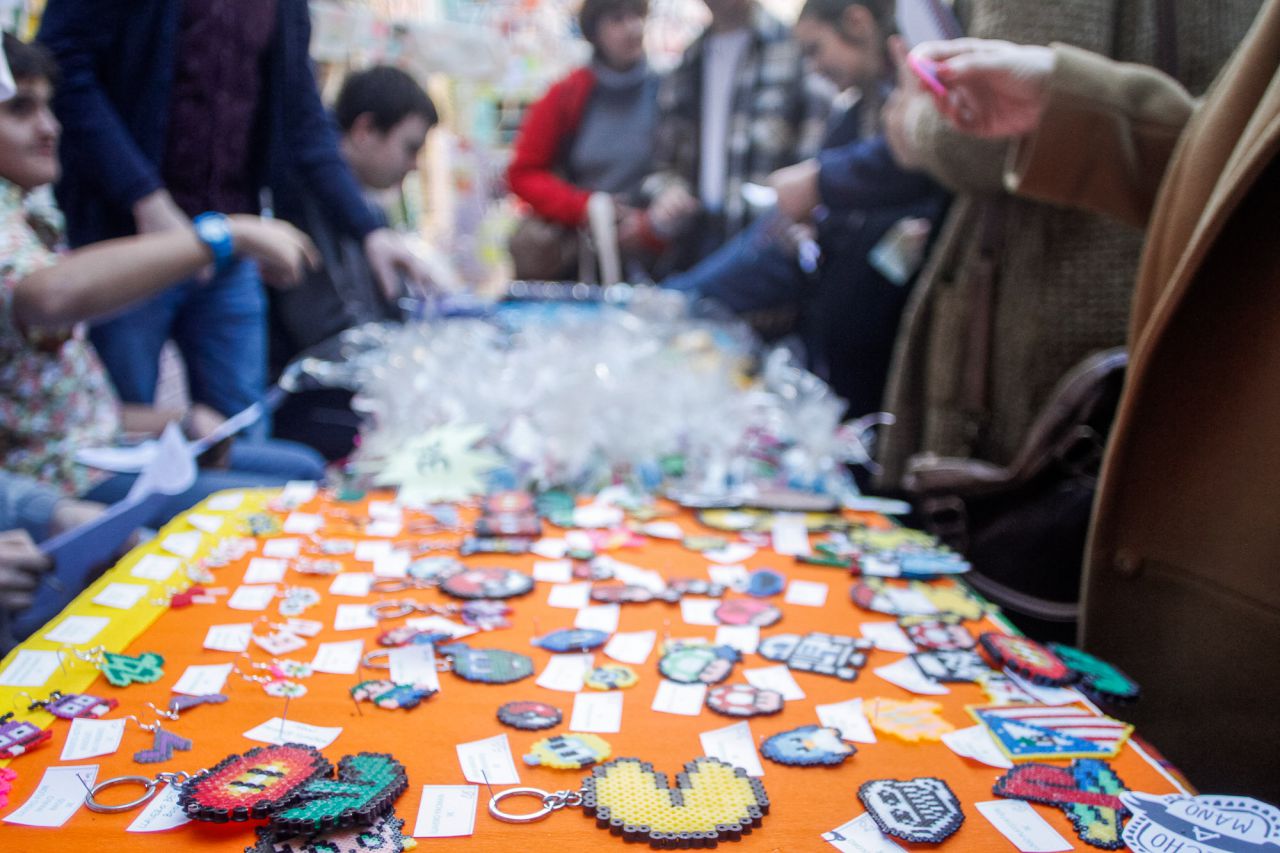 Hama Beads realizados por los alumnos para vender en el mercadillo.