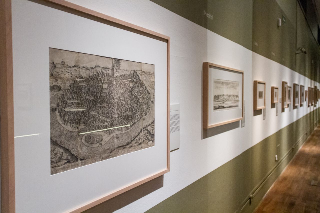 Una de las partes de la exposición la dedican a situar a Cervantes en diferentes partes del mundo.