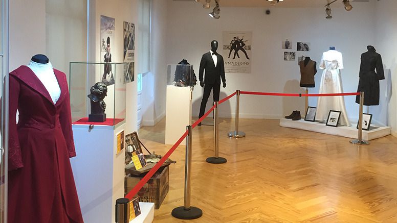 La exposición organizada por Movistar+ podrá verse de forma gratuíta hasta el 18 de marzo en la sala de exposiciones de la Academia de Cine (Zurbano 3) con un horario de lunes a viernes, entre las 10.00 y las 14.00 horas.