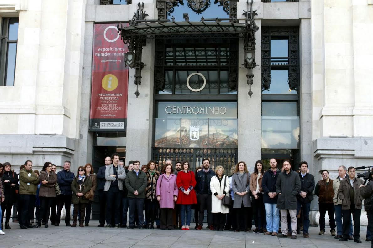 Minuto de silencio en en Ayuntamiento de Madrid