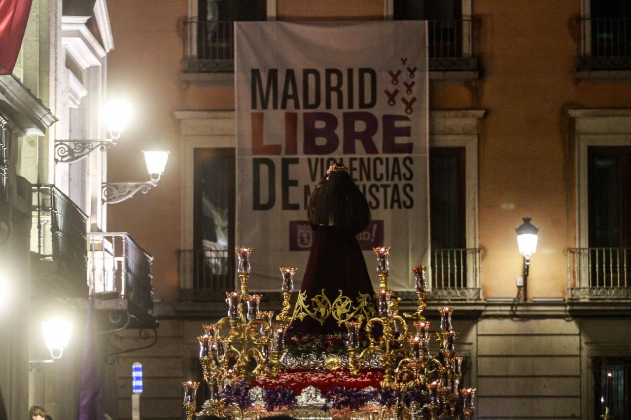 Jesús el Pobre a su paso por la plaza de la Villa.