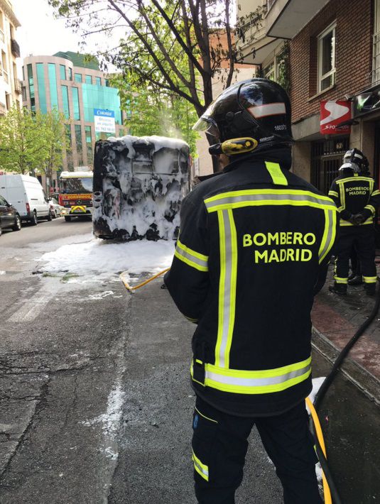 Incendio se ha controlado y extinguido con espuma