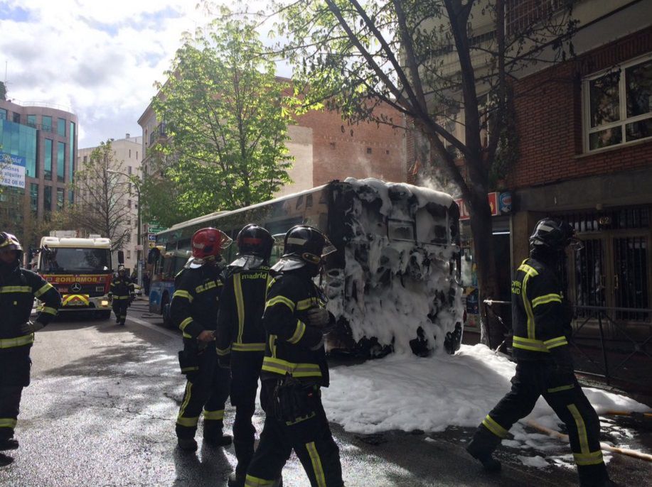Incendio se ha controlado y extinguido con espuma