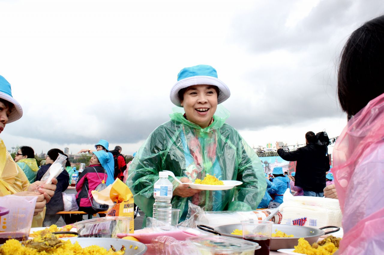 Los 2.500 empleados chinos de la empresa asiática Tiens han asistido a un macroevento gastronómico y cultural en la Casa de Campo.