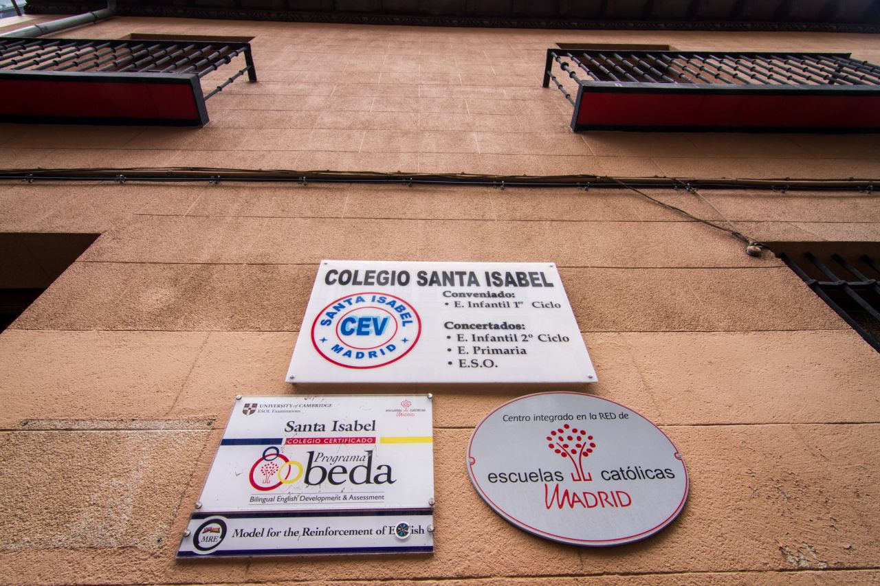 Calle Hortaleza, 77: Colegio Santa Isabel, del año 1856.