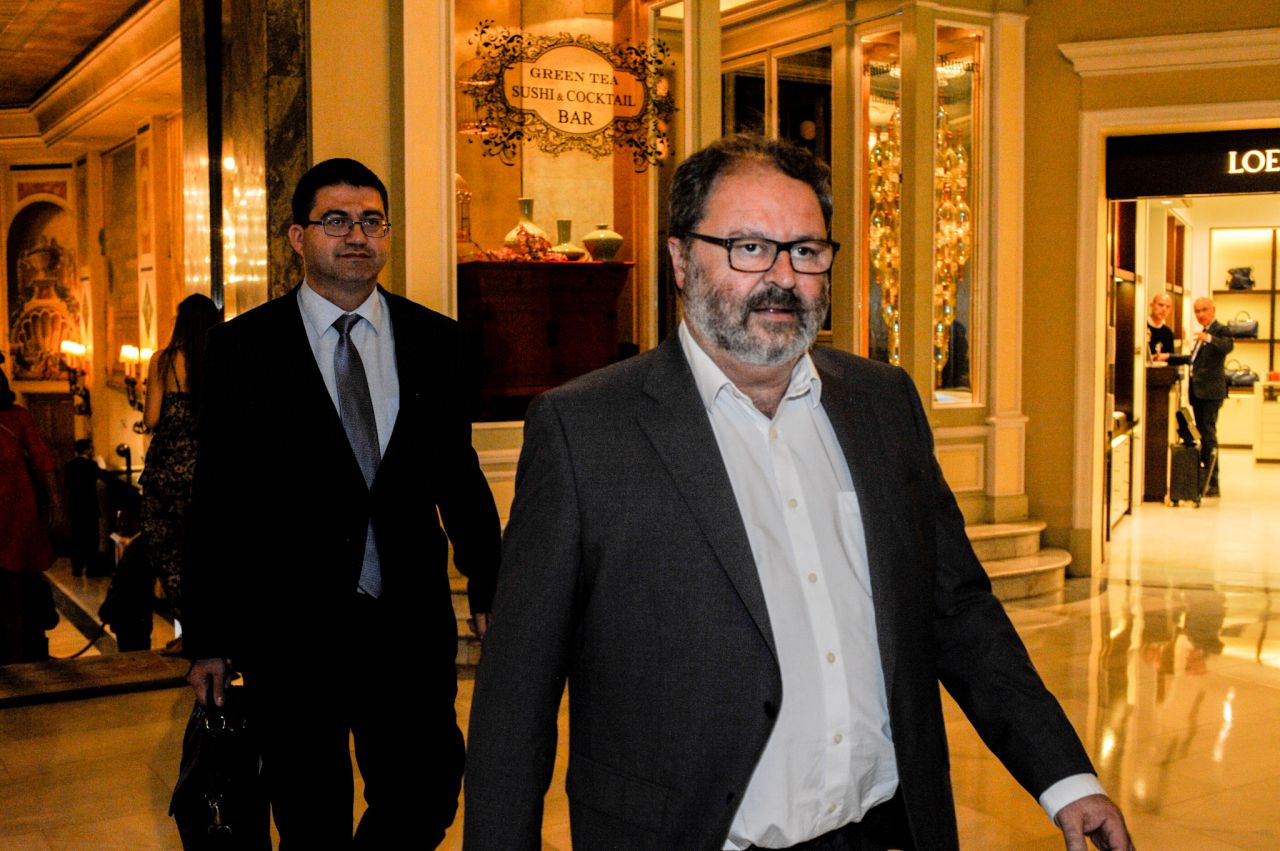 Javier Barbero, junto al delegado de Economía y Hacienda del Ayuntamiento de Madrid, Carlos Sánchez Mato.