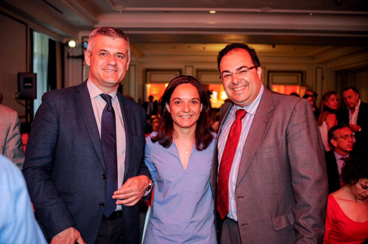 David Lucas, alcalde de Móstoles; Sara Hernández, alcaldesa de Getafe y secretaria general del PSOE-M; y Santiago Llorente, alcalde de Leganés.