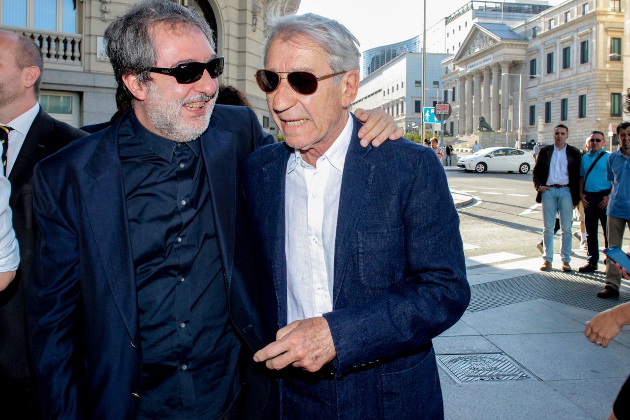Javier Olivares junto al actor José Sacristán.