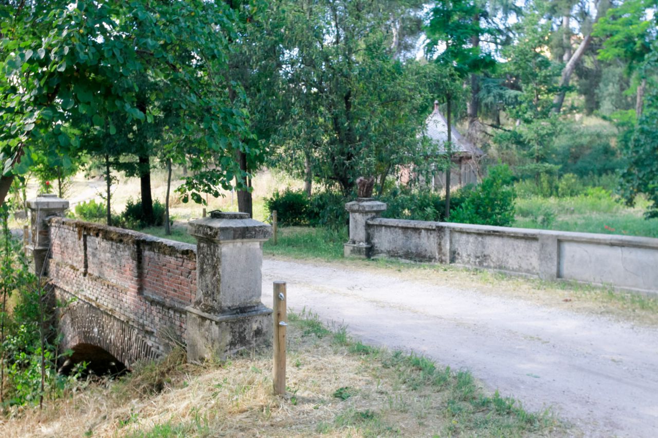 Puente sobre uno de los arroyos que pasaban por la Quinta.