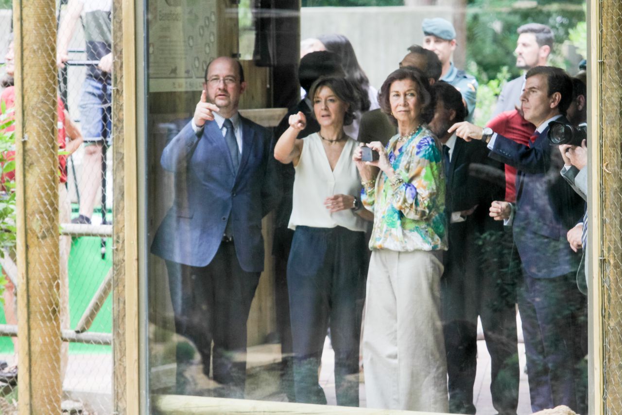 Tanto la Reina Sofía como la ministra Tejerina han podido observar a un ejemplar de la pareja.