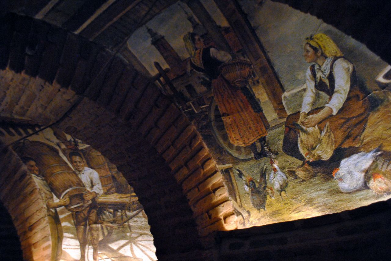 Frescos de Alberto Pirrongelli en las Cuevas del Concejo