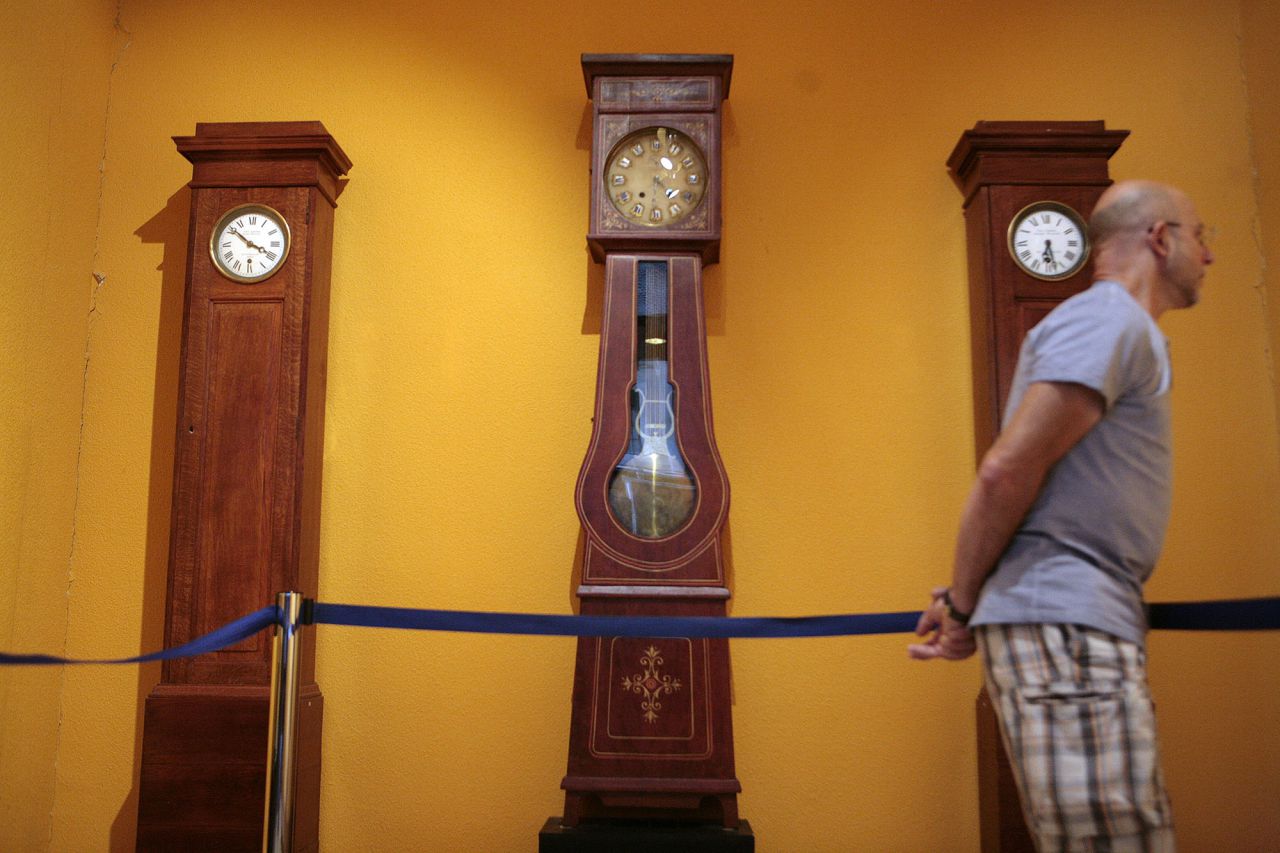 Sala de relojes del Museo del Ferrocarril.