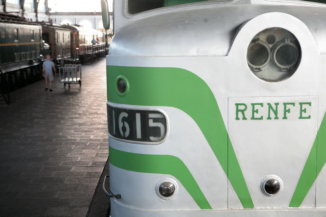 Primera locomotora diésel que circuló por España. De origen estadounidense era conocida popularmente como 
