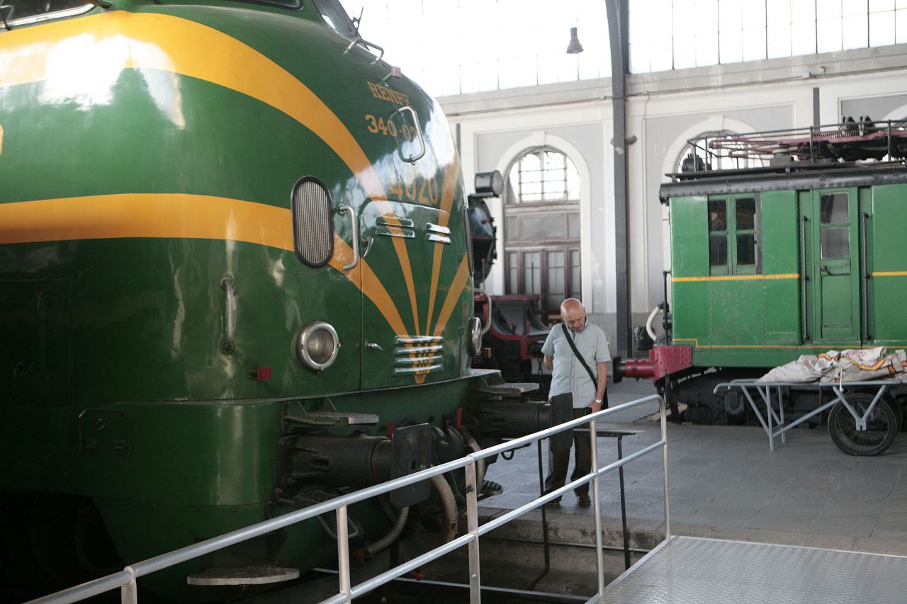 Locomotora diésel 4020 de origen alemán.