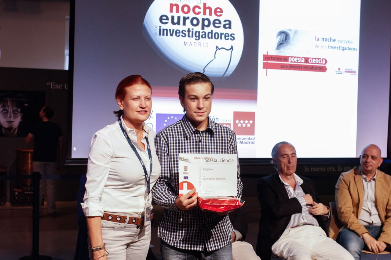 Entrega del premio del I Certamen de poesía y ciencia para jóvenes estudiantes de la Comunidad de Madrid que se ha celebrado durante los meses de mayo y junio de 2016.
