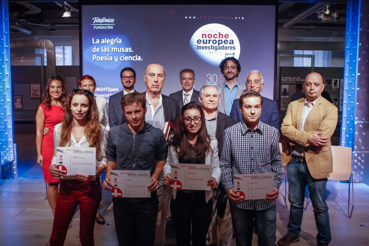 Entrega del premio del I Certamen de poesía y ciencia para jóvenes estudiantes de la Comunidad de Madrid que se ha celebrado durante los meses de mayo y junio de 2016.
