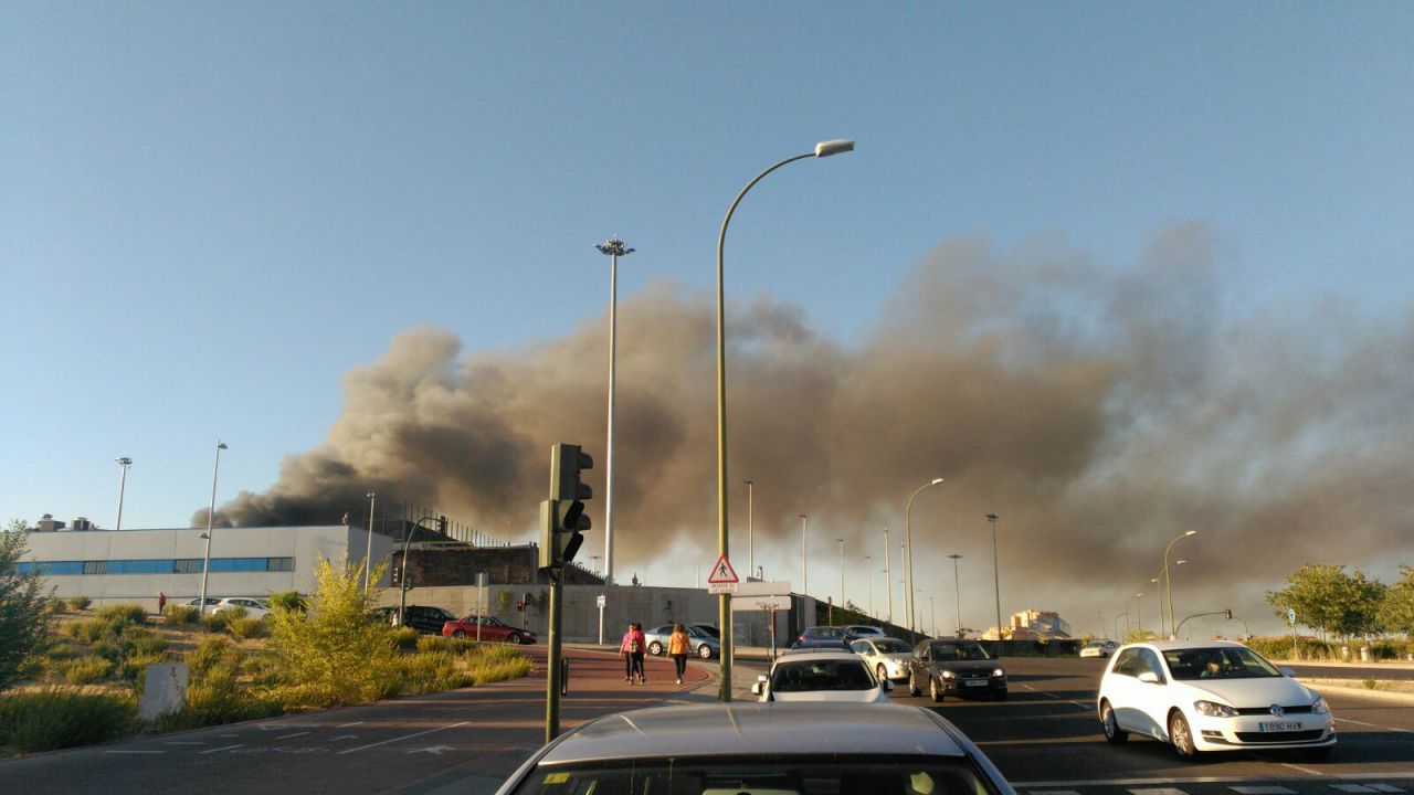 Incendio de un autobús en las cocheras de Sanchinarro.
