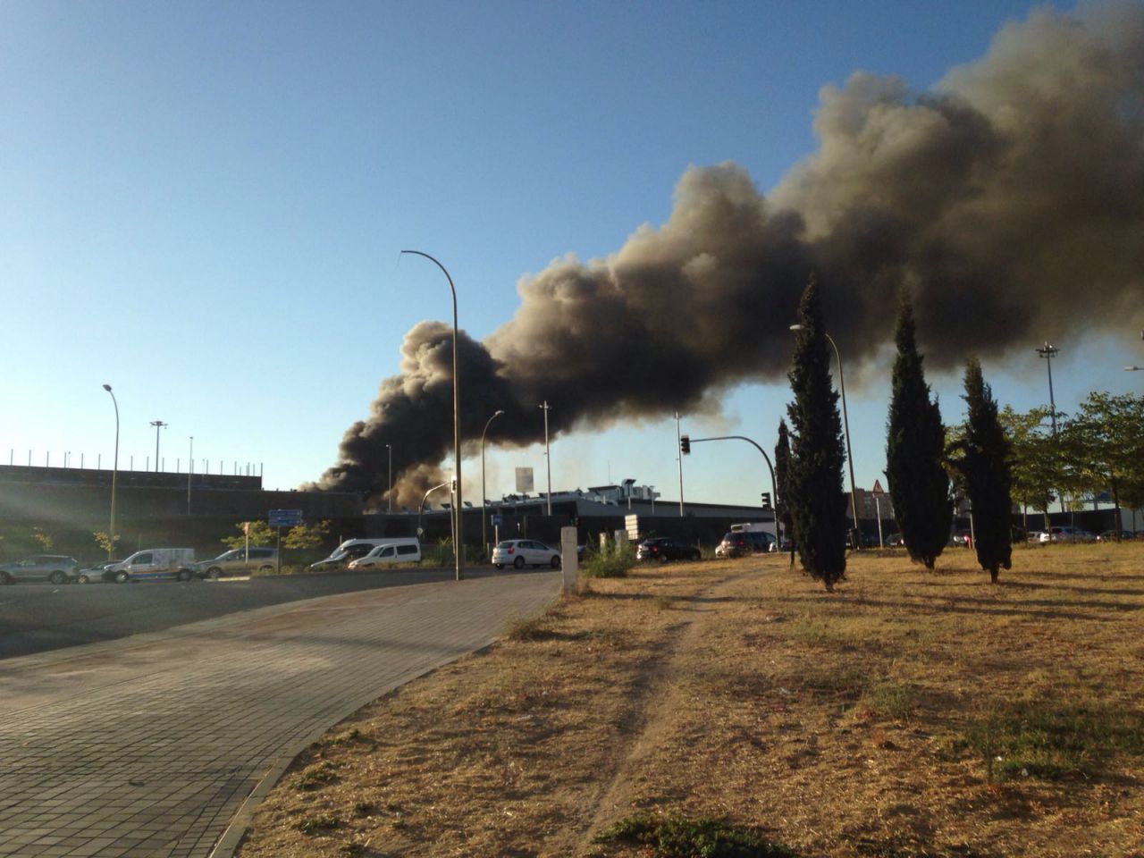 Incendio de un autobús en las cocheras de Sanchinarro.