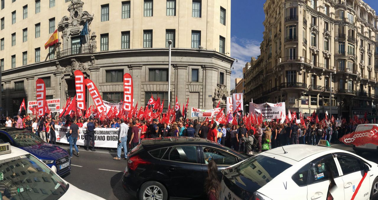 Cientos de personas se manifiestan para pedir un "convenio colectivo justo".