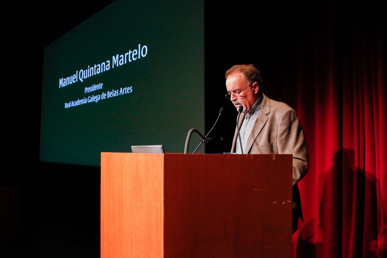 La exposición 'Maestro Mateo', organizada con la Real Academia Gallega de Bellas Artes y la Fundación Catedral de Santiago, está dedicada al Maestro Mateo y su trabajo de la Catedral de Santiago de Compostela.