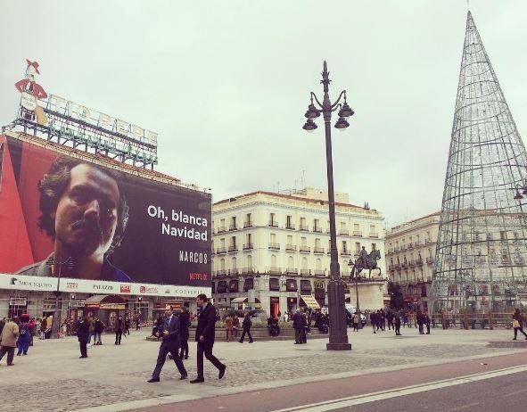 Un cartel de Netflix con Pablo Escobar como protagonista levanta la polémica.