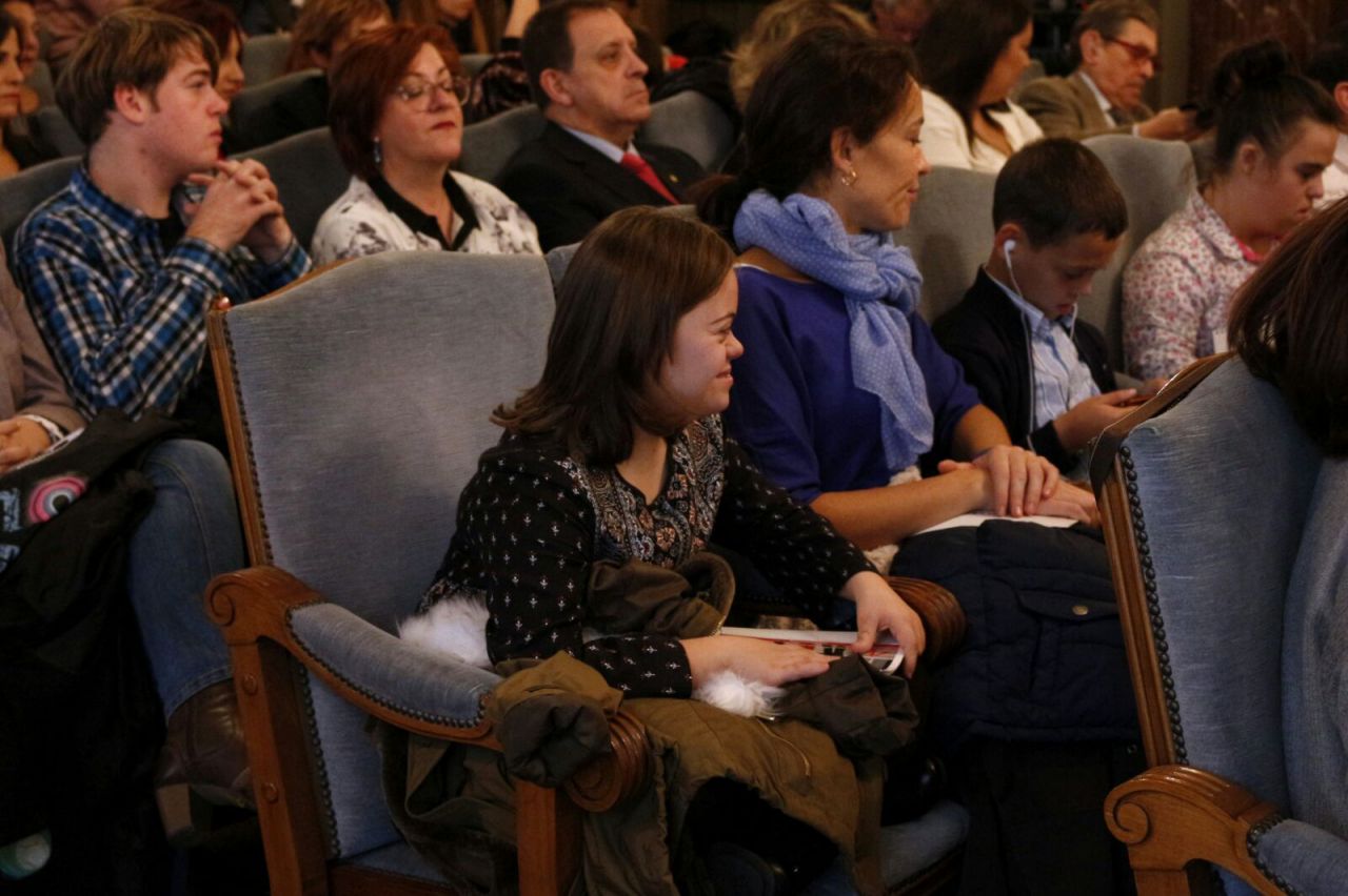 Presentación del calendario solidario de la UME y la Fundación Envera.