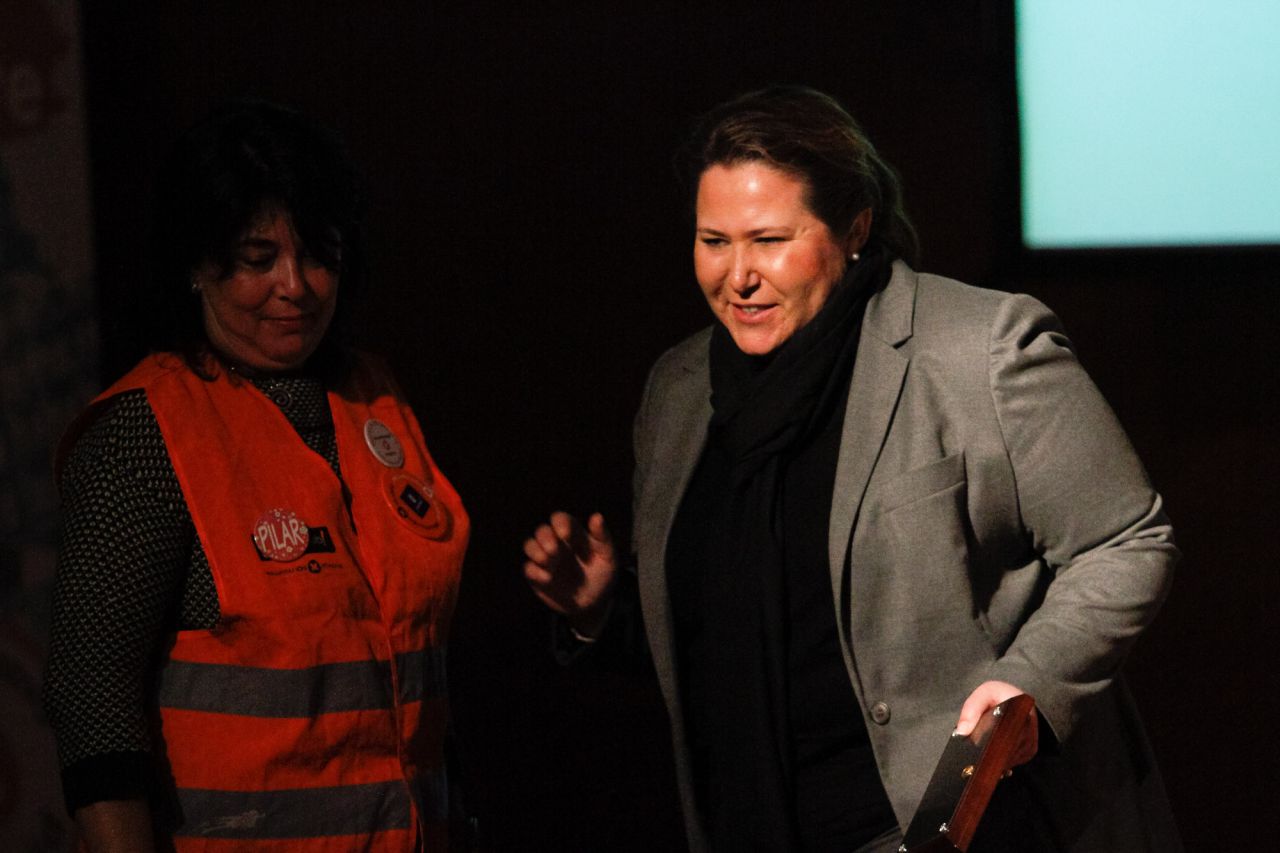 Ana Sanjuanbenito, de la Fundación Real Madrid, por el proyecto  de voluntariado Escuela Sociodeportiva para la población infantil El  Gallinero.