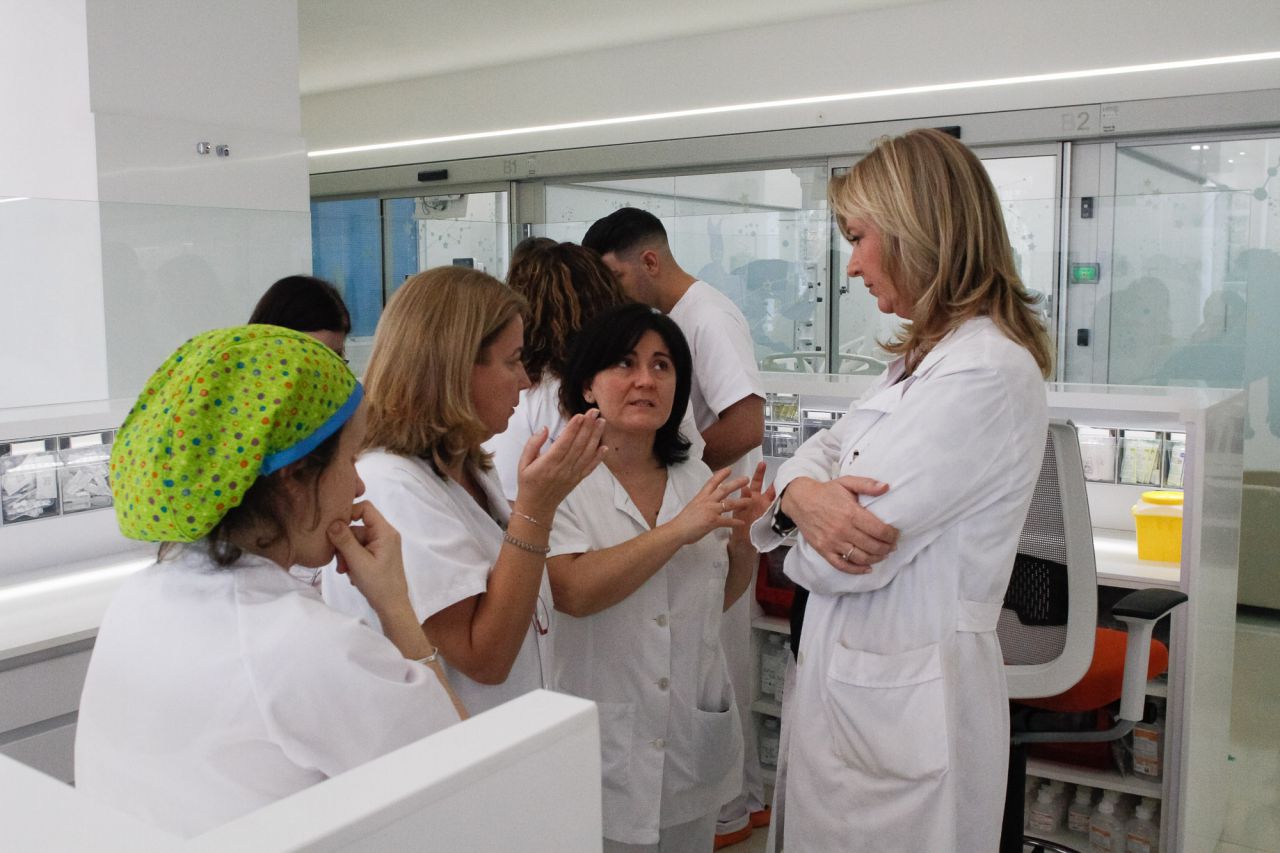 Personal médico, (engfermeras y médico) de la Unidad de Cuidados Intensivos (UCI) del hospital universitario infantil Niño Jesús.