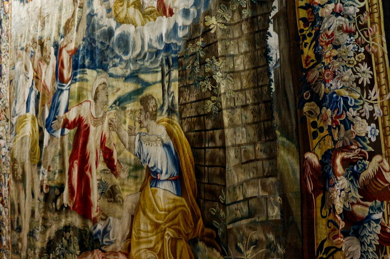 Detalle de uno de los tapices