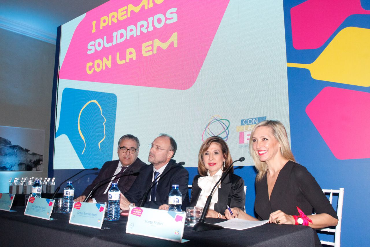 El acto lo ha presentado la periodista Marta Robles. 