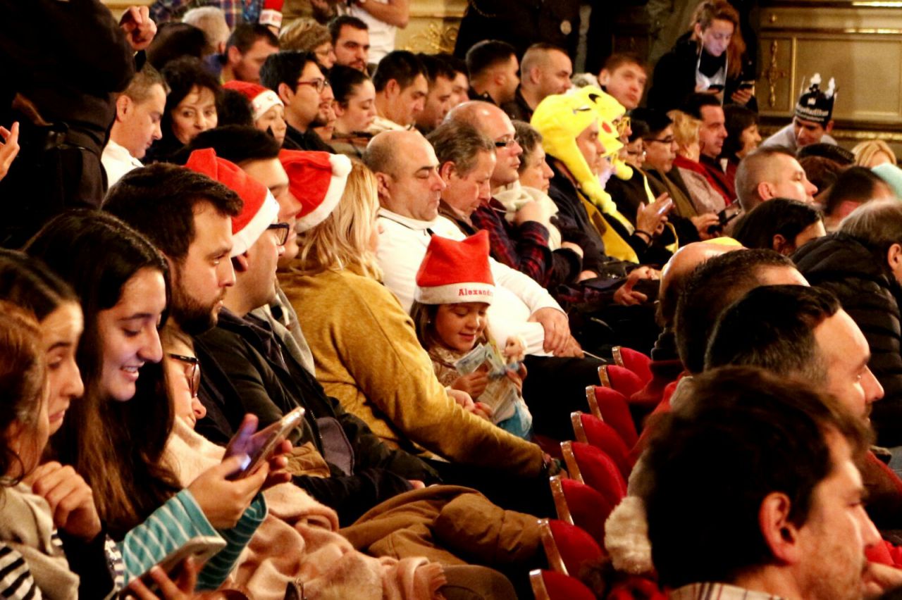 El público que ha visto la Lotería de Navidad 'in situ', en el Teatro Real de Madrid.