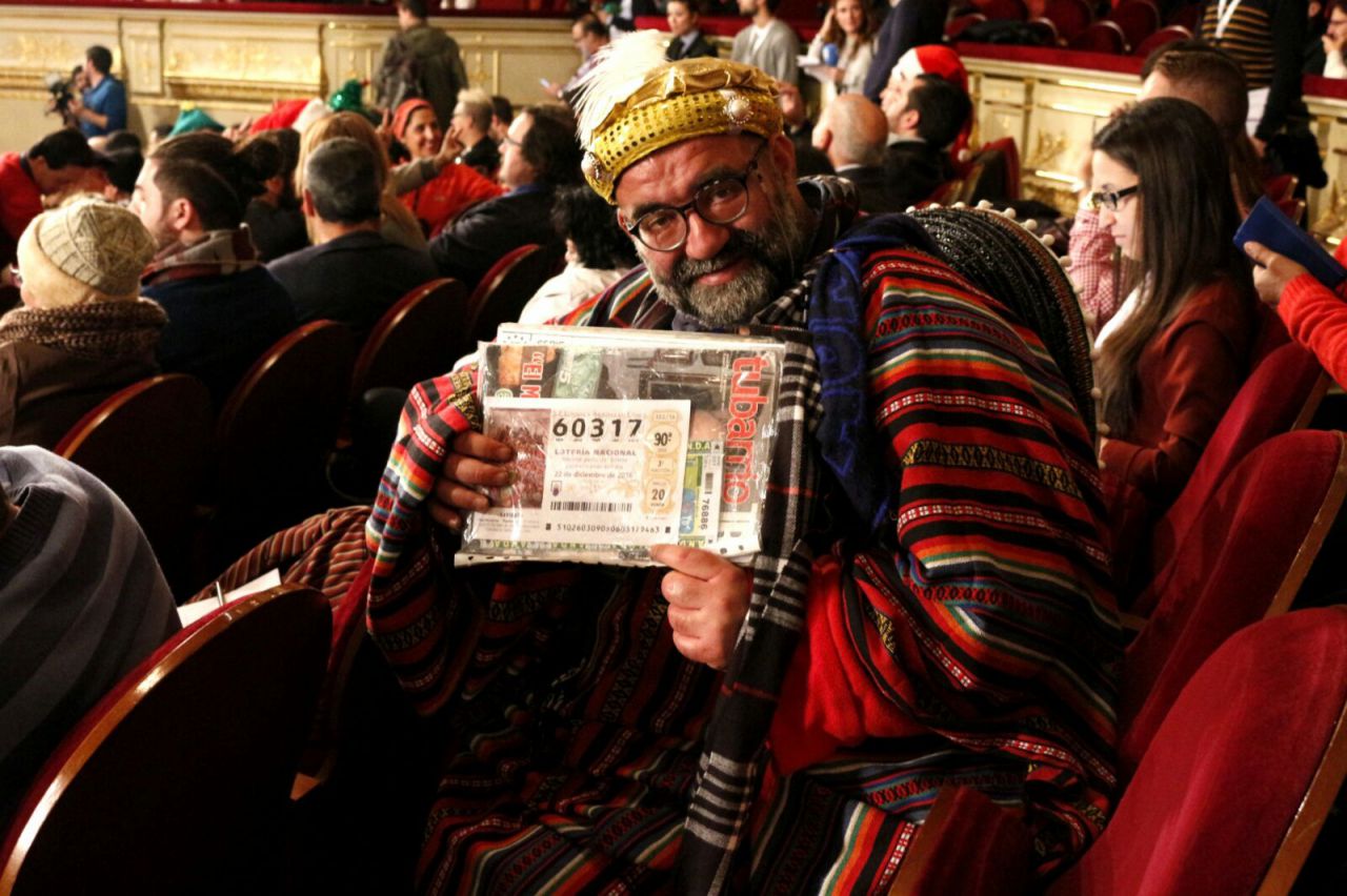 El público que ha visto la Lotería de Navidad 'in situ', en el Teatro Real de Madrid.