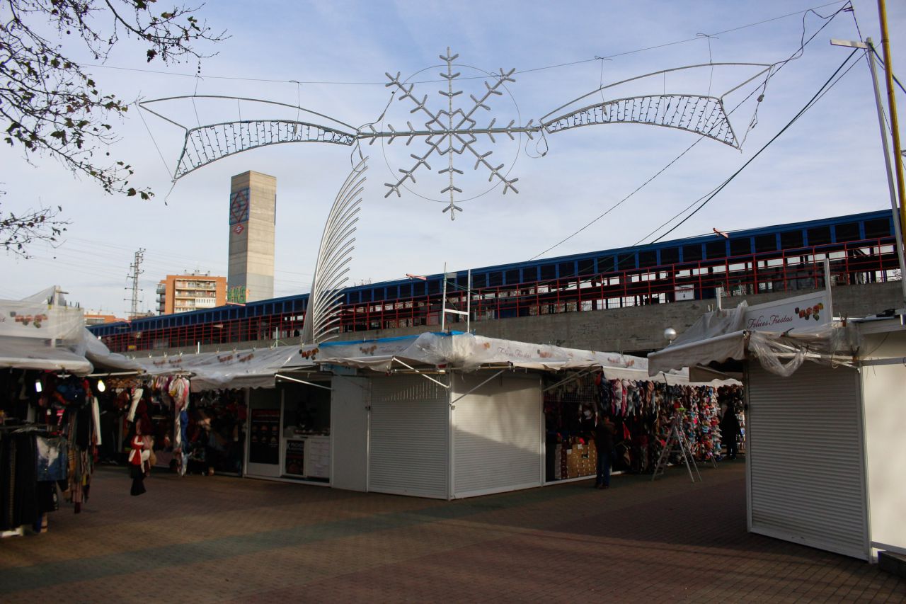 Mercadillo navideño en Aluche