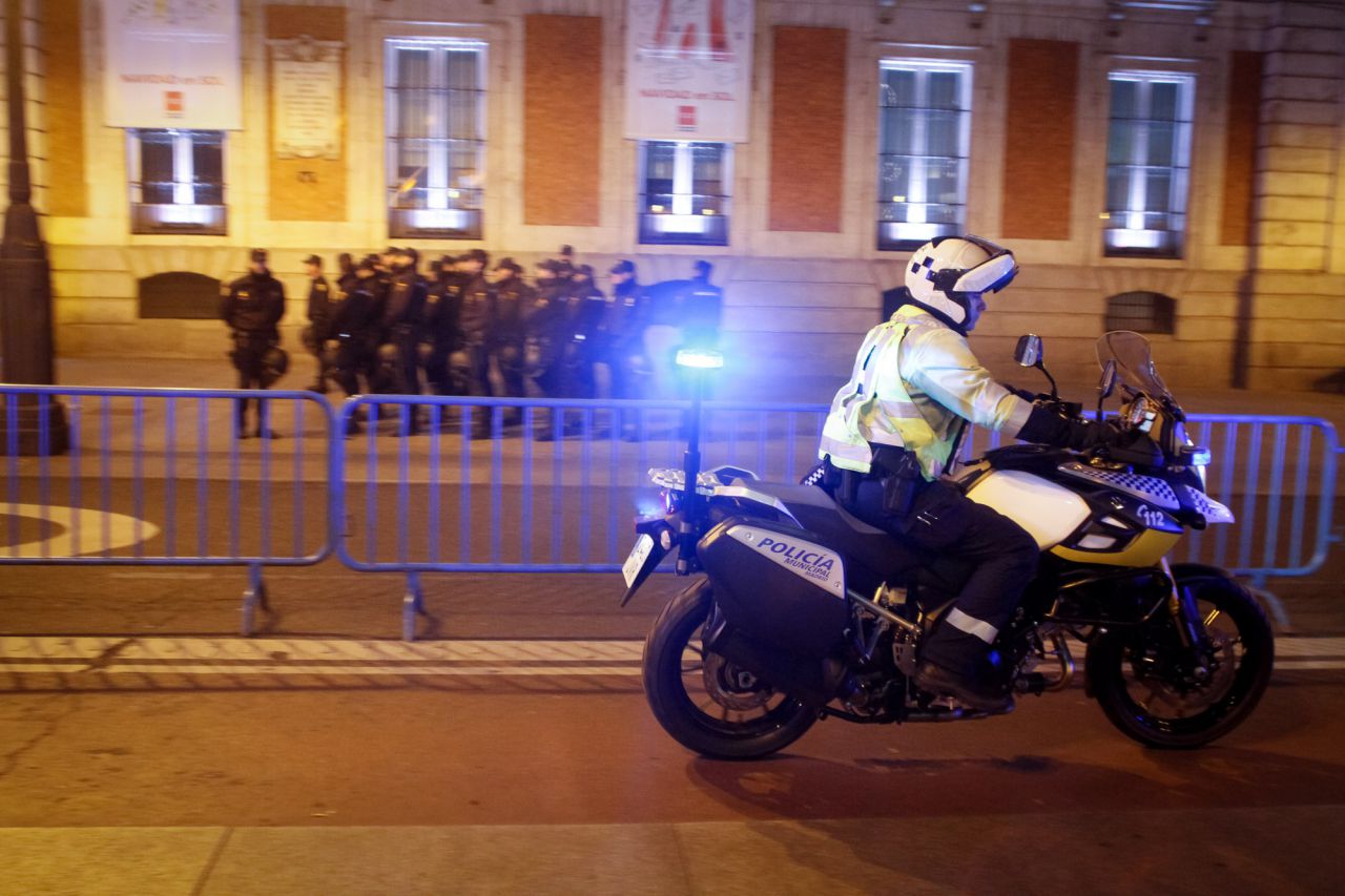 El dispositivo de seguridad ha estado formado por agentes de la Policía Nacional y agentes de la Policía Municipal de Madrid.