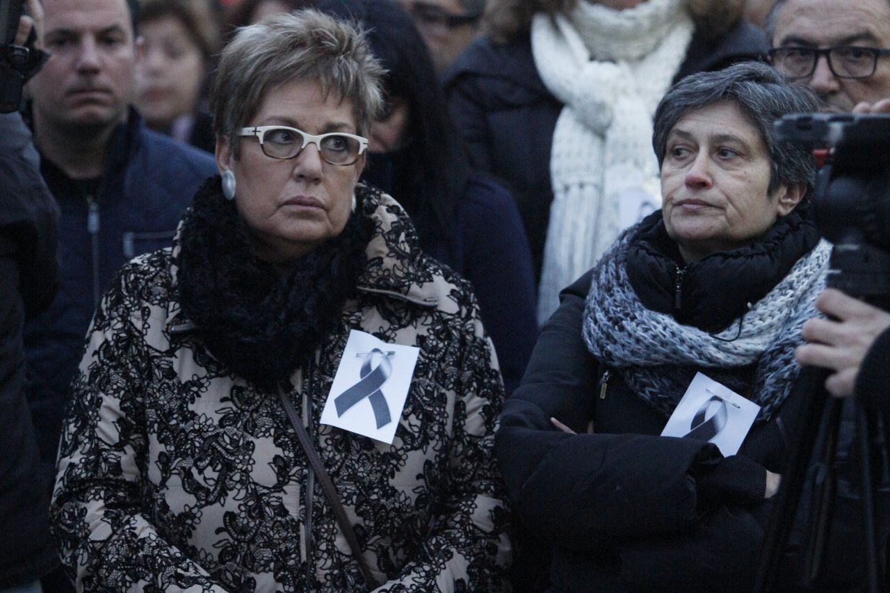 Una quinientas personas, entre ellas el alcalde de Rivas, Pedro del Cura, y varios diputados regionales de Podemos y Psoe, han acudido a la manifestación de rechazo a la violencia machista después de la primera muerte de una mujer en el 2017.