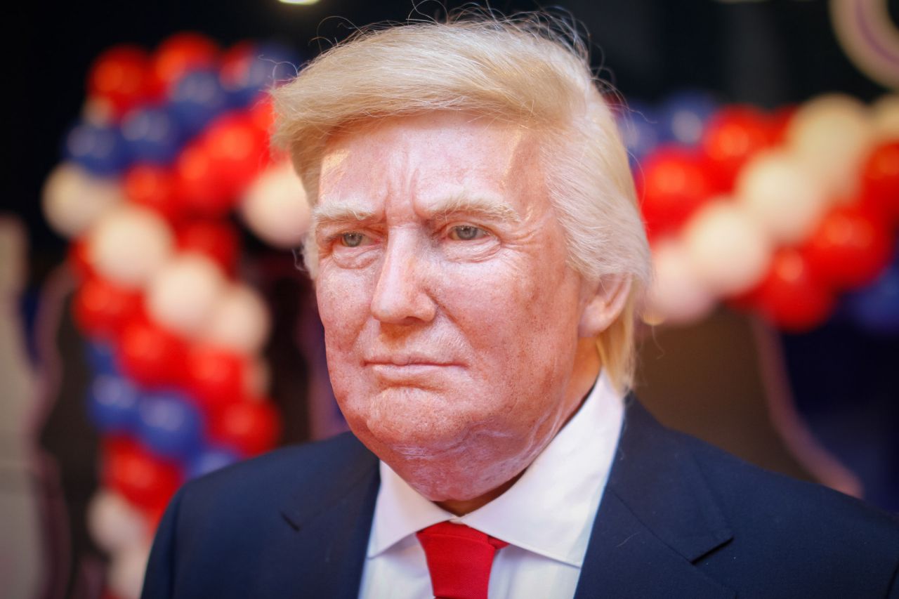 También está pendiente la incorporación de su mujer, Melania Trump.