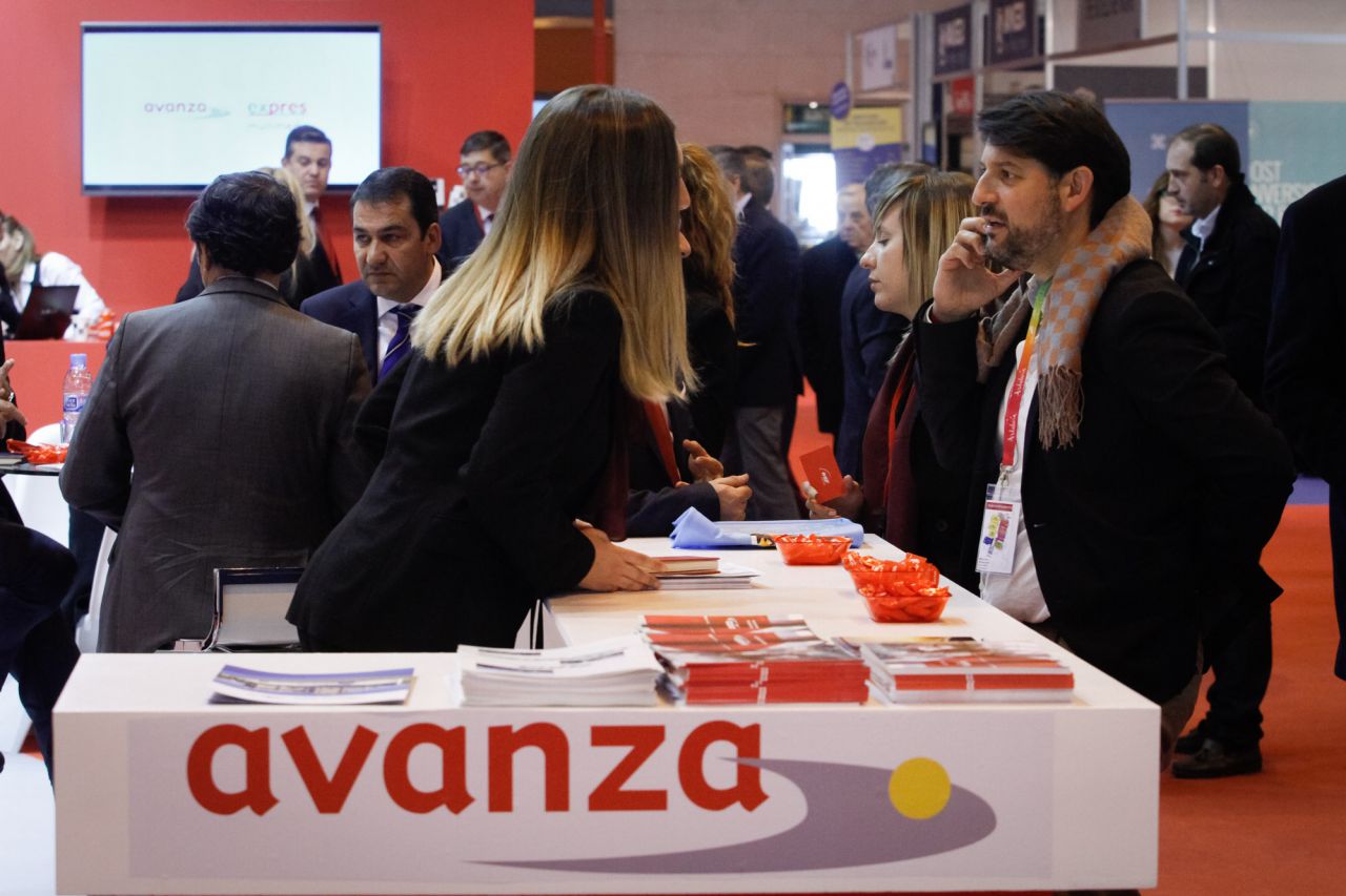 Stand de la empresa de autobuses Avanza.