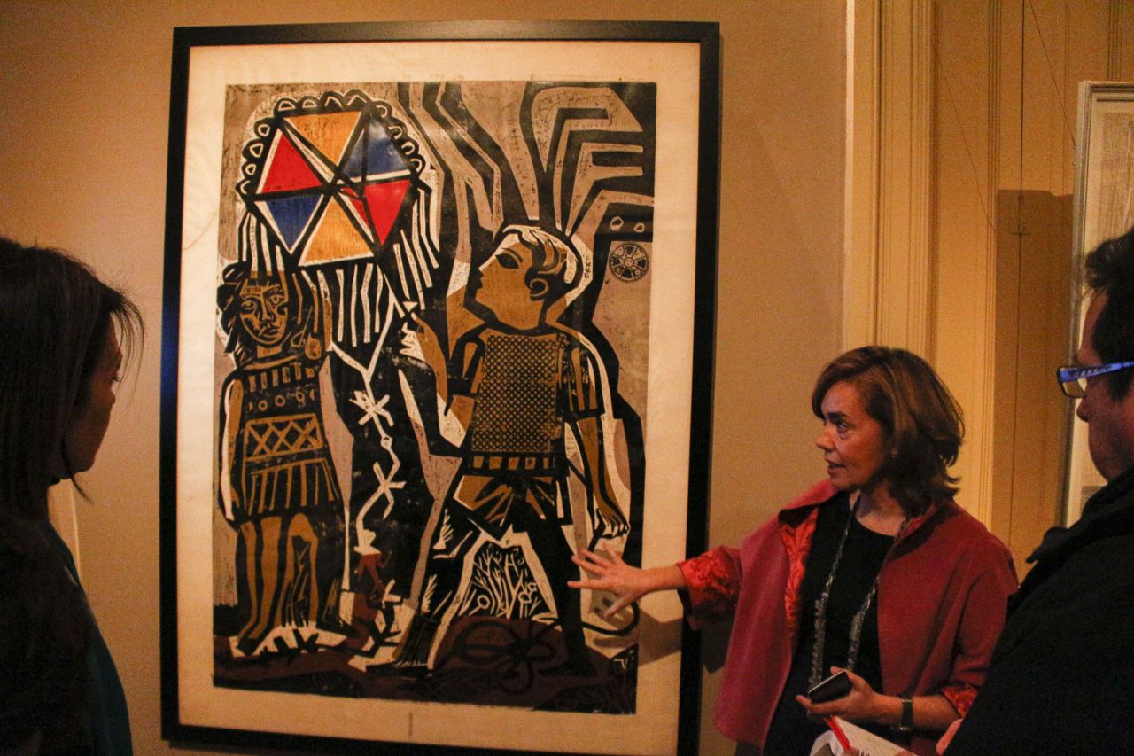 La comisaria Diana B. Wechsler y la directora del museo Lázaro Galdiano, Helena Hernando, han presentado la exposición 'Antonio Berni: entre la expedición fotográfica y la reinvención del grabado, una muestra de gabinete'. 