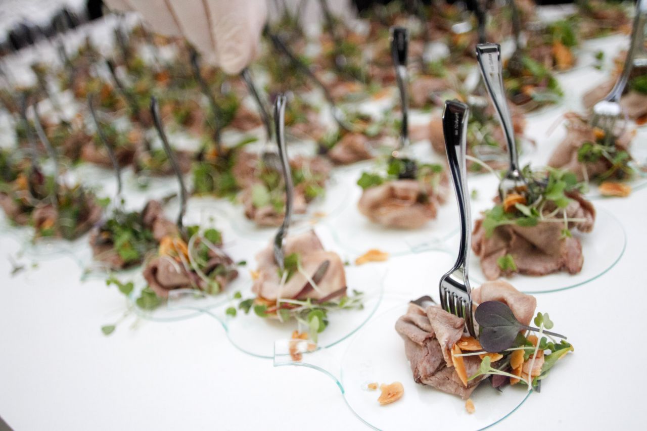 Tapa confeccionada por el chef Javier Estévez con lengua de ternera.
