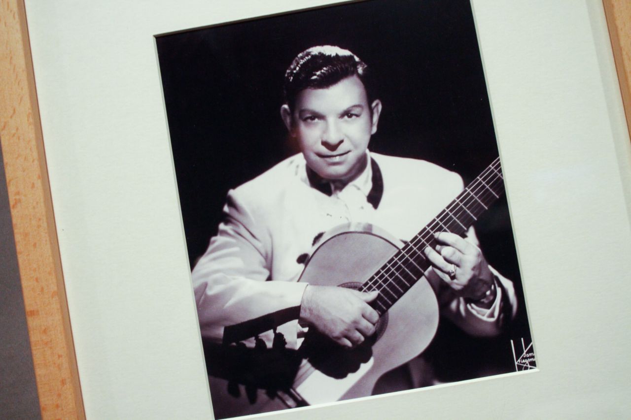 Sabicas en una fotografia de James J. Kriegsmann cerca de 1950.