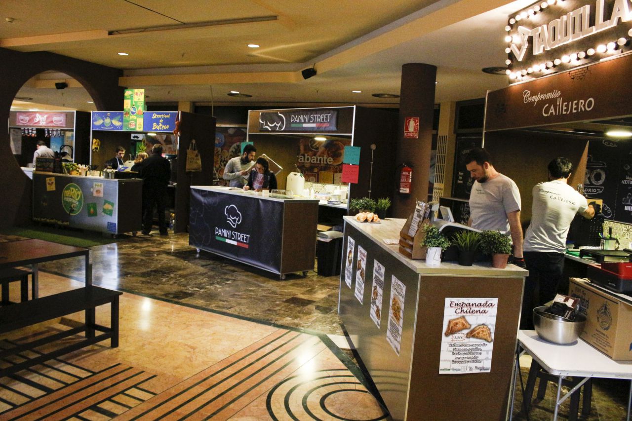 Las opciones incluyen comida chilena, italiana y brasileña.