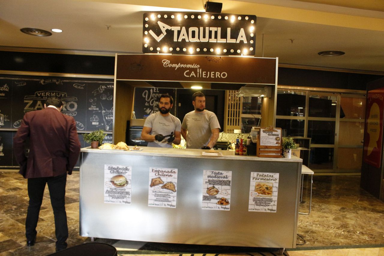 Uno de los puestos de la Calle Gourmet.