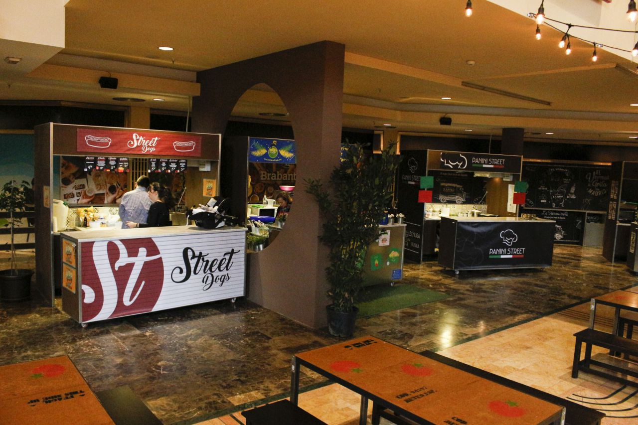 La Calle Gourmet ofrece todo tipo de comida de distintas partes del mundo.