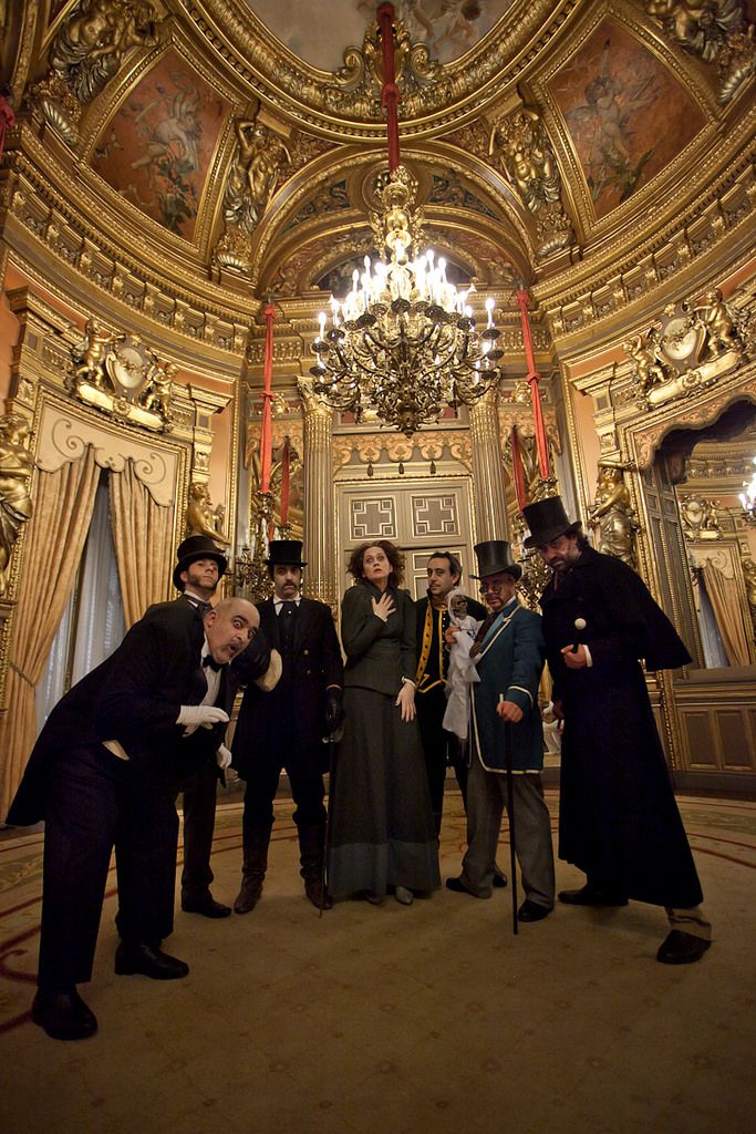 Visita nocturna teatralizada en el Palacio de Linares