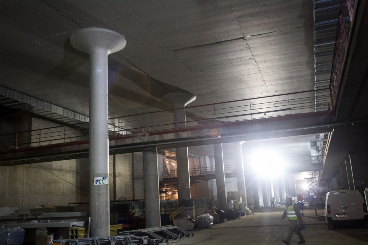 Pilares en el interior del edificio.